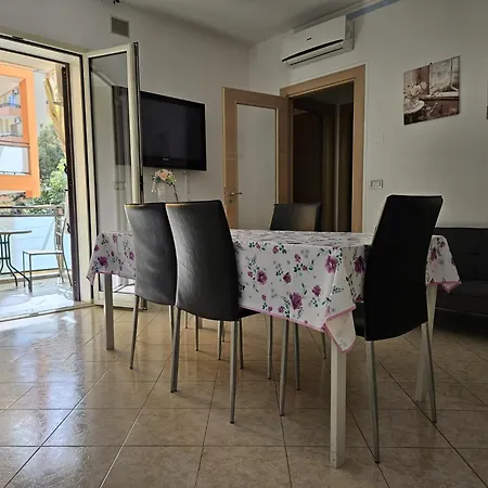 Lido Apartment *